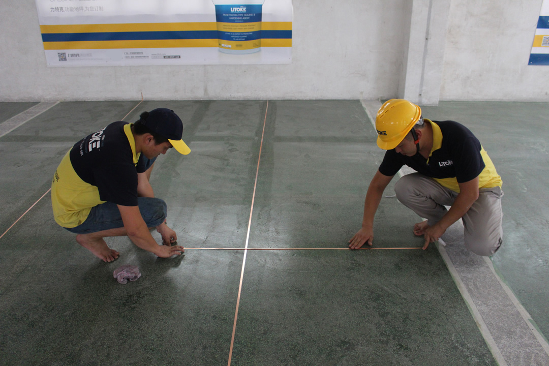 力特克環(huán)氧樹脂防靜電中涂地坪漆 力特克環(huán)氧樹脂防靜電中涂地坪漆