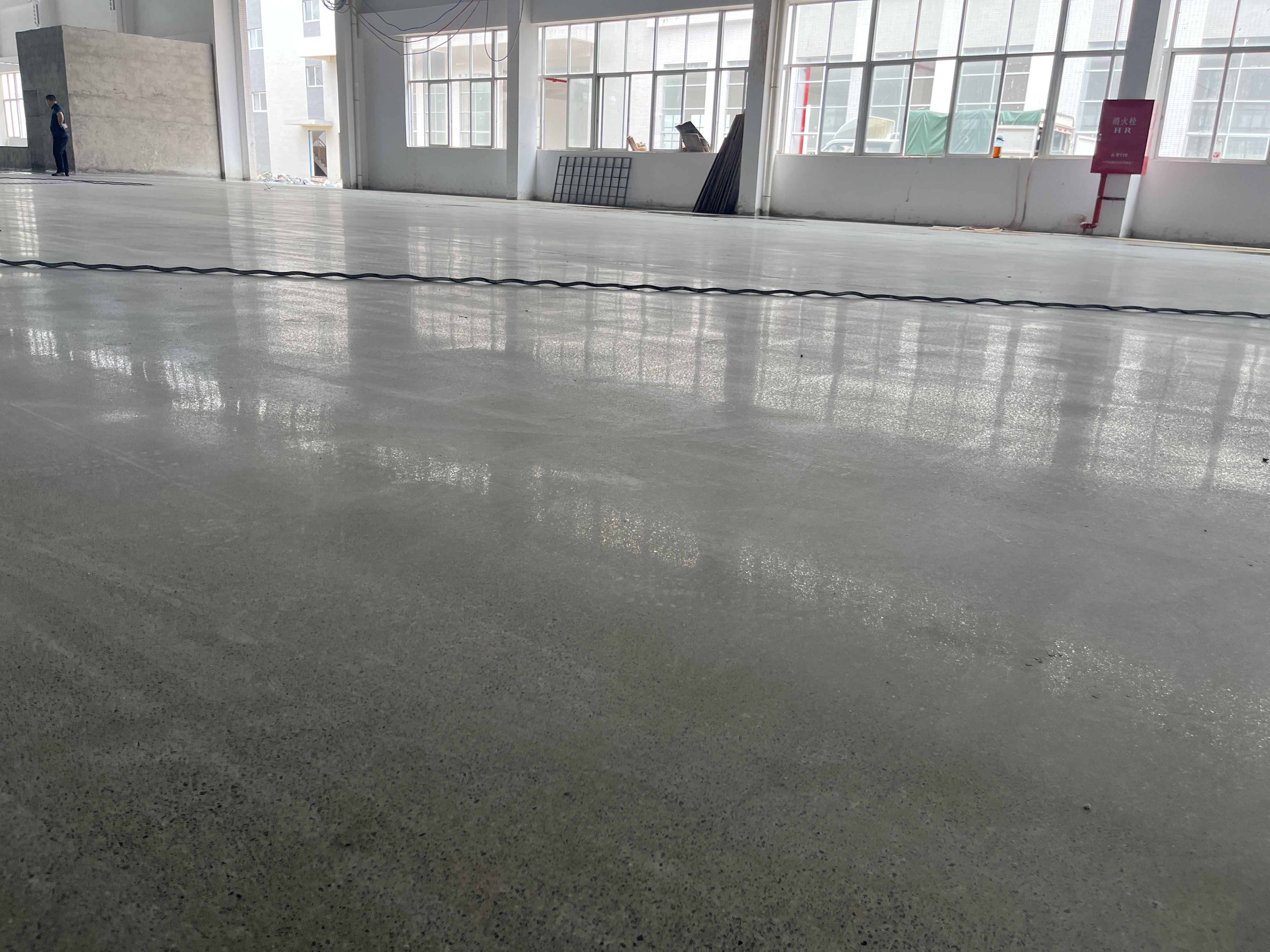廠房地面固化多少錢一平——固化地坪